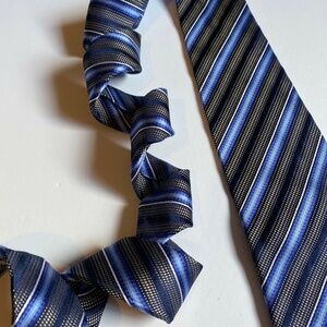Alfani Mens Tie Blue Stripes Elegant 100% Silk Handmade